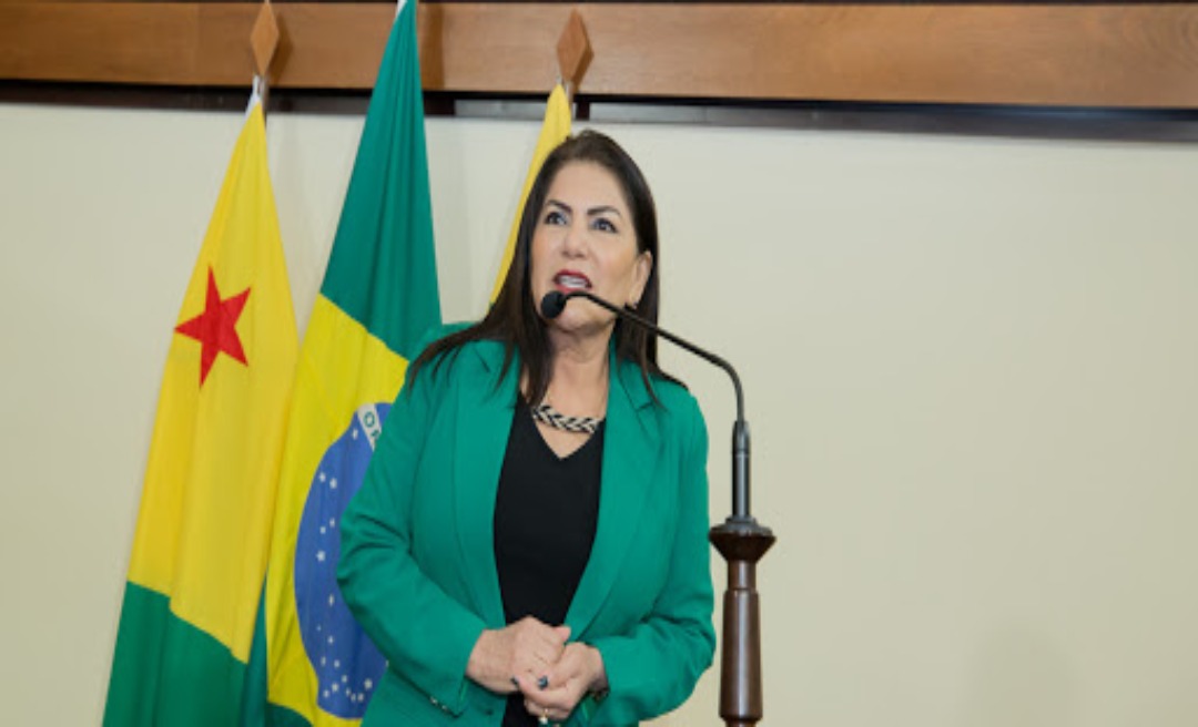 Antonia Sales reclama de atraso na obra do aeródromo de Marechal Thaumaturgo